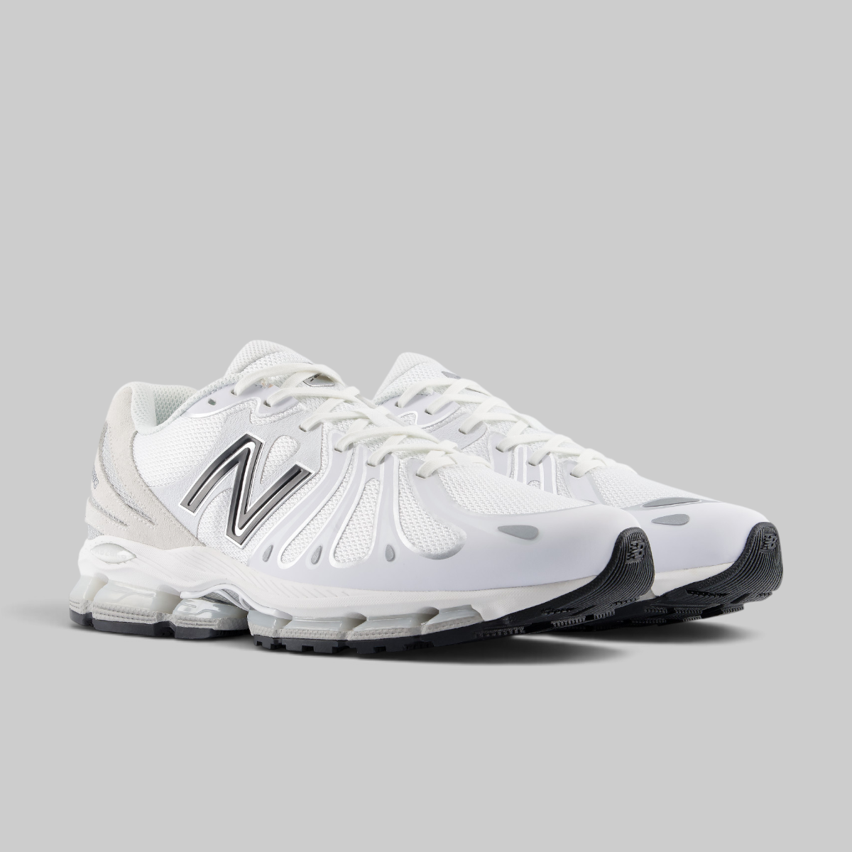 1890 - White/Silver Metallic
