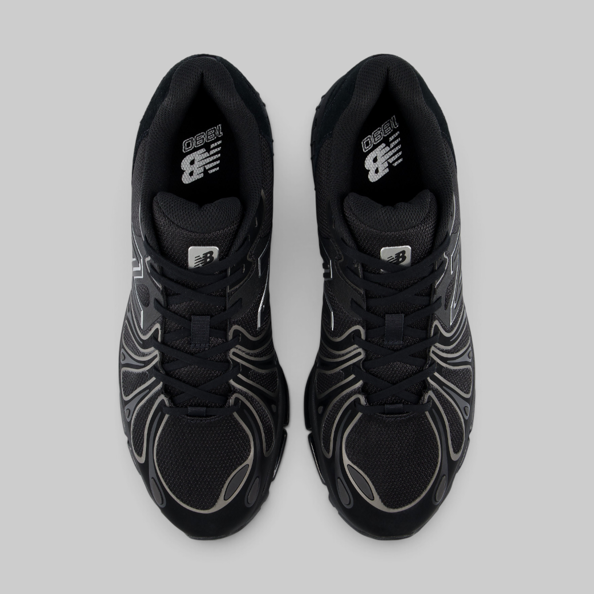 1890 - Black/Silver