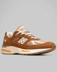 Made in UK 991v2 Iconic Influences Shoes - Caramel Cafe
