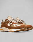Made in UK 991v2 Iconic Influences Shoes - Caramel Cafe