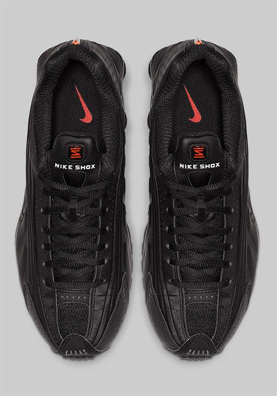 W's Shox R4 Black - Main Image