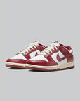 ウィメンズ ダンク ロー PRM「チーム レッド」