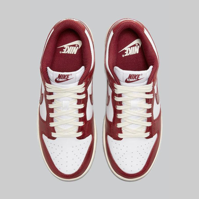 ウィメンズ ダンク ロー PRM「チーム レッド」