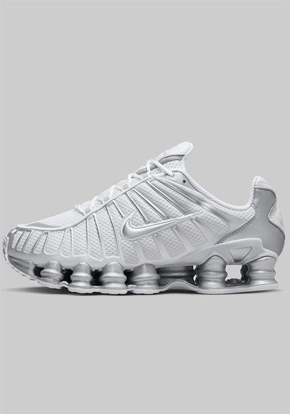 Nike shox sales chrome